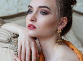 Jak dobrać dodatki do włoskich kreacji – porady stylistki